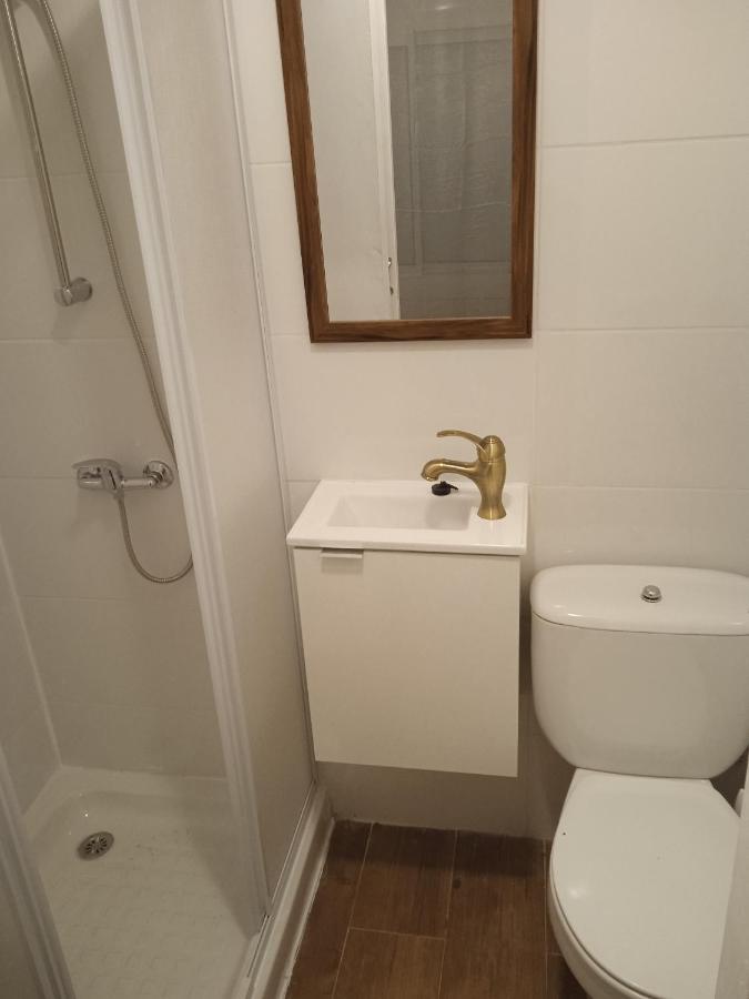 Habitacion Economica Con Bano Privado En Pleno Centro De Figueres Figueres (Girona) Exterior foto